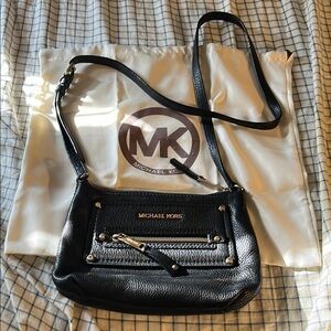 Michael Kors Black Leather Women's Shoulder Bag